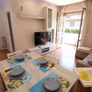 Apartment House, 300 M Dal Mare,, Marina di Massa